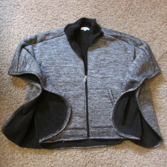 NWOT Calvin Klein Black Gray Cape Poncho Jacket One Size Zip Front Fleece Lined - Picture 1 of 3